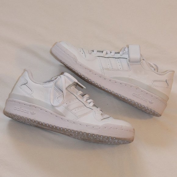 Adidas Originals Forum Low in White Size 6 (Women) - Picture 3 of 9